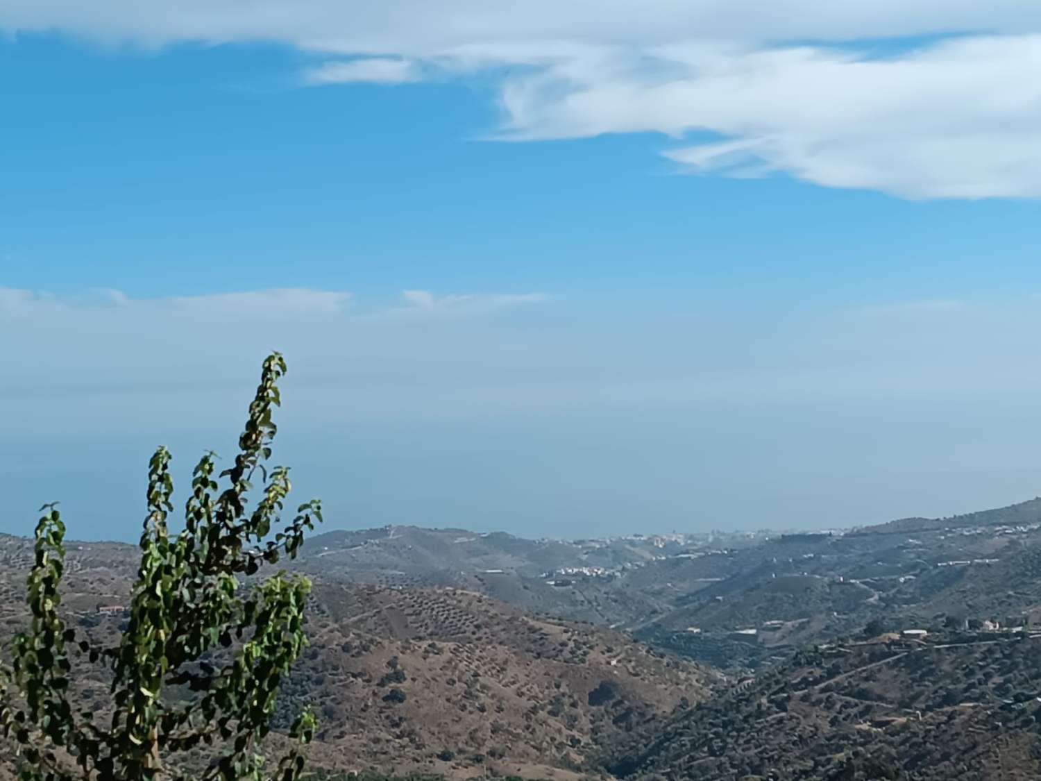 مؤامرة في moclinejo مع إطلالة على البحر