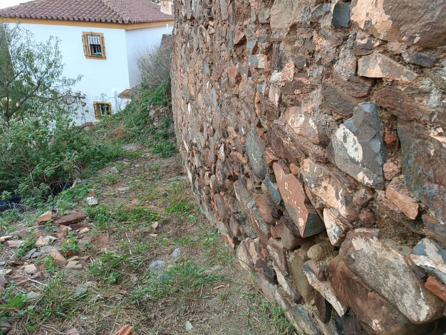 Grundstück in Macharavialla (Vallejos) mit Meerblick