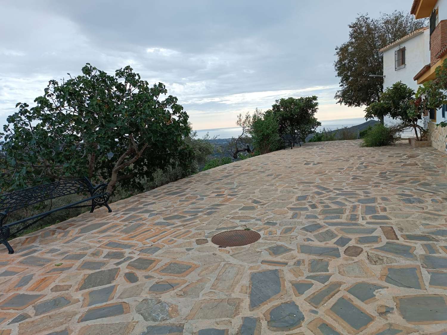 Grundstück in Macharavialla (Vallejos) mit Meerblick