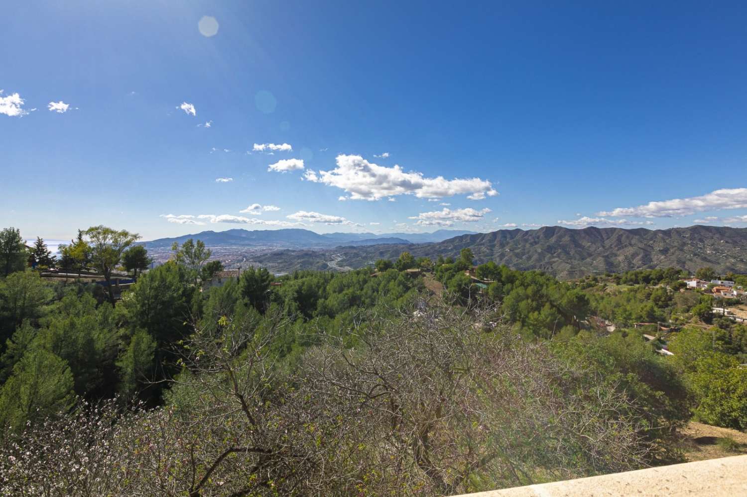 Chalet in den Bergen von Malaga mit Pool