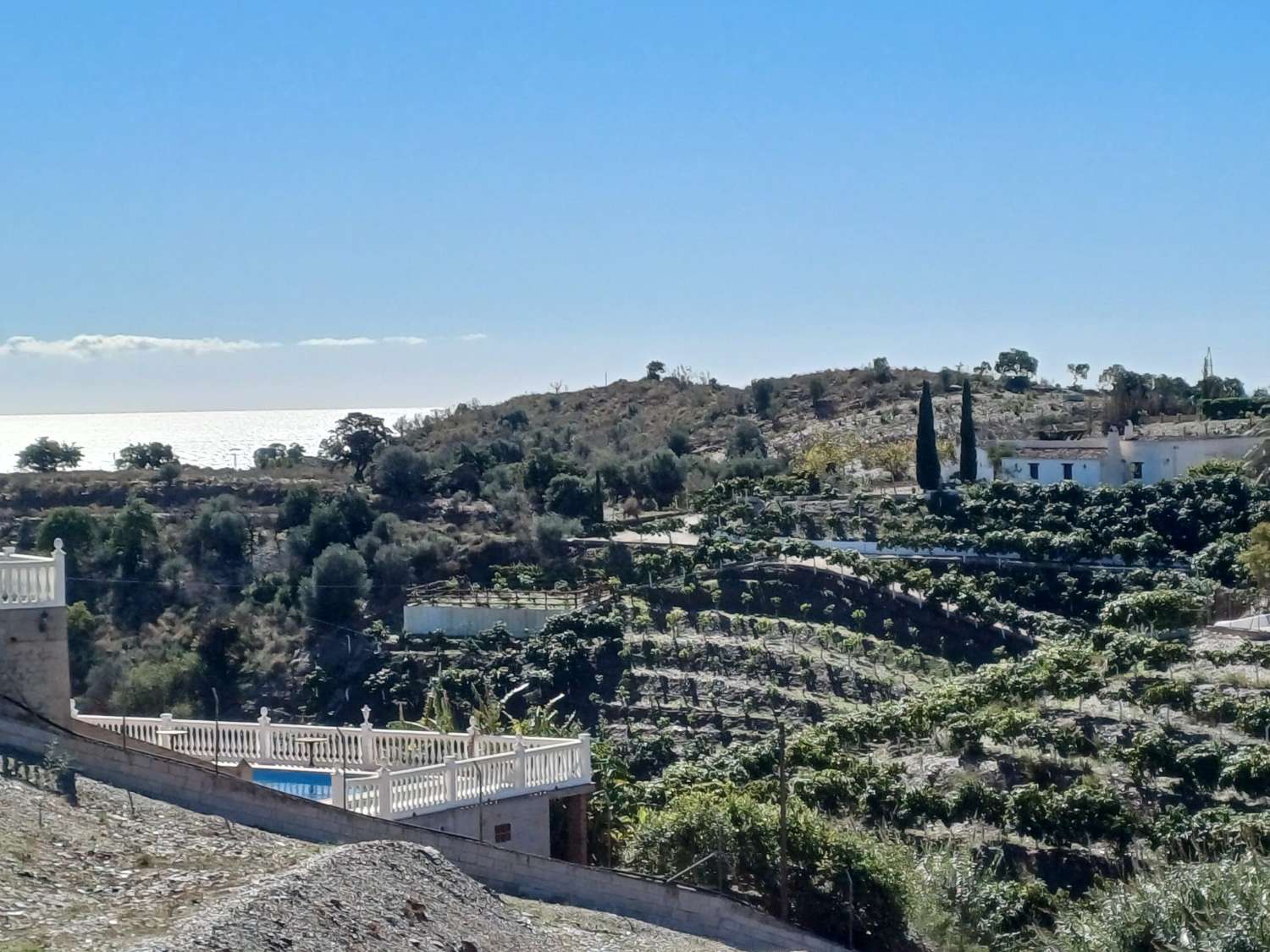 Parcela en benajarafe con vistas al mar