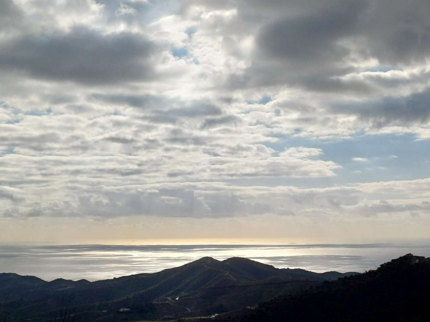 Parcela en macharaviaya con vistas al mar