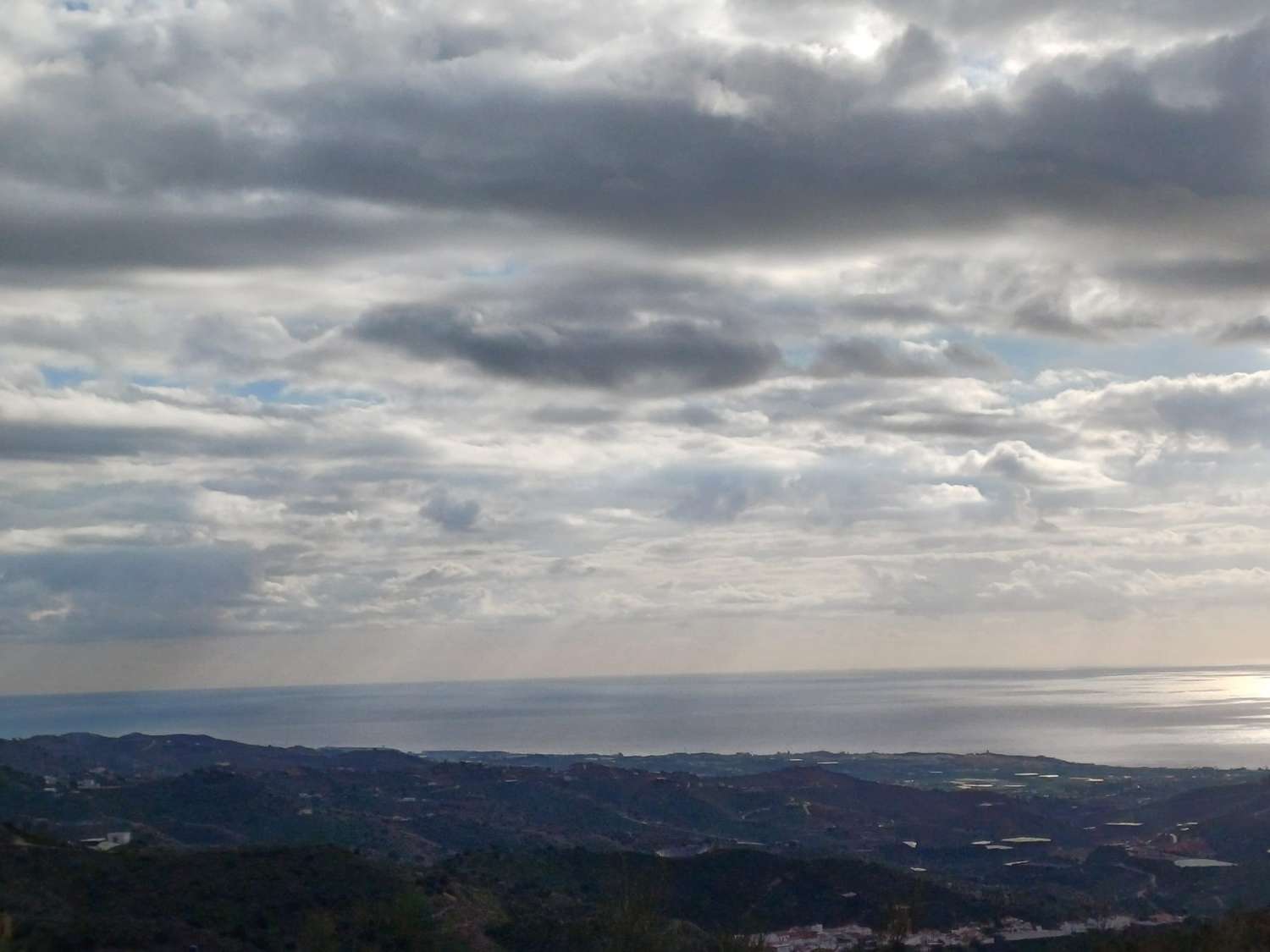 Parcela en macharaviaya con vistas al mar