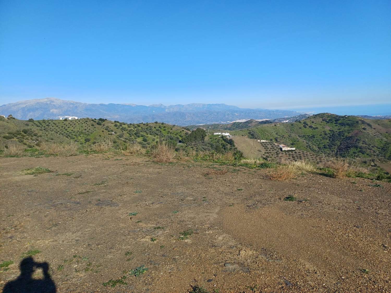 Parcela en moclinejo con agua