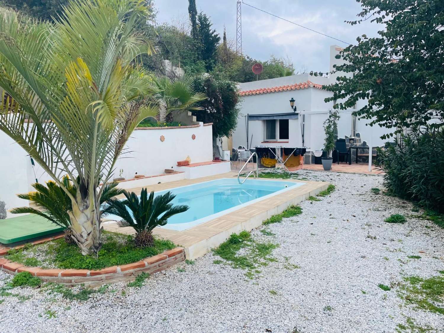 Maison de campagne avec piscine et vue sur la mer