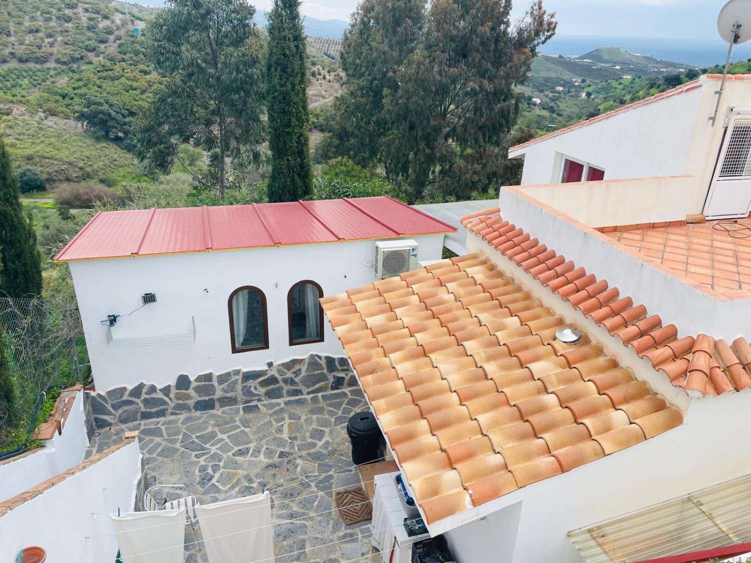 Maison de campagne avec piscine et vue sur la mer