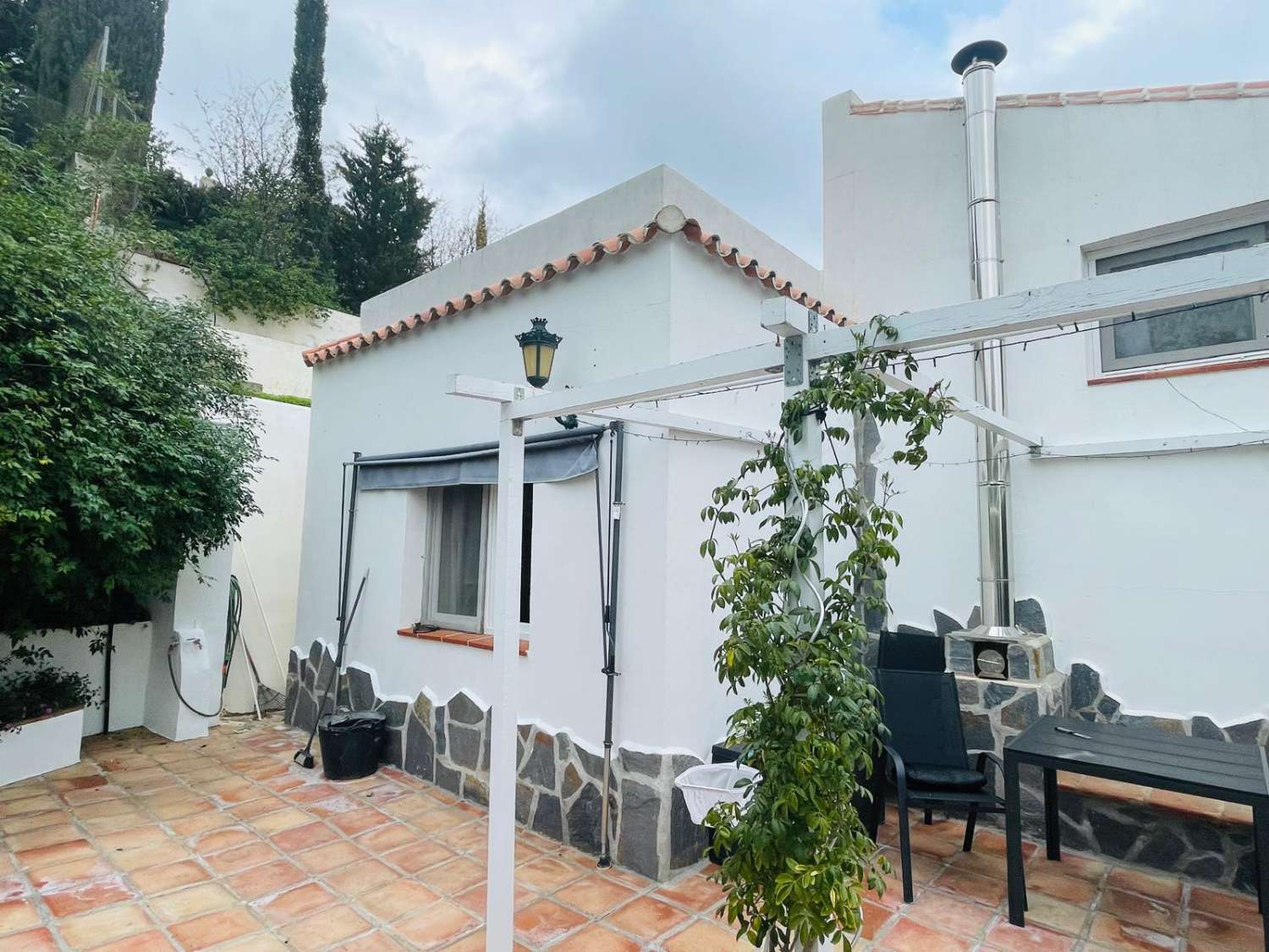 Maison de campagne avec piscine et vue sur la mer